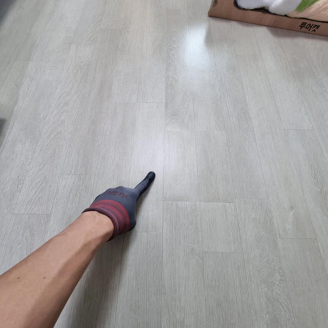 시공 후 — 크게 들린 장판 보수